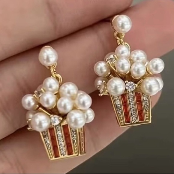 Betsey Johnson Jewelry - 🍿 Betsey Johnson stunning pearl & crystal  super fun popcorn earrings  🍿